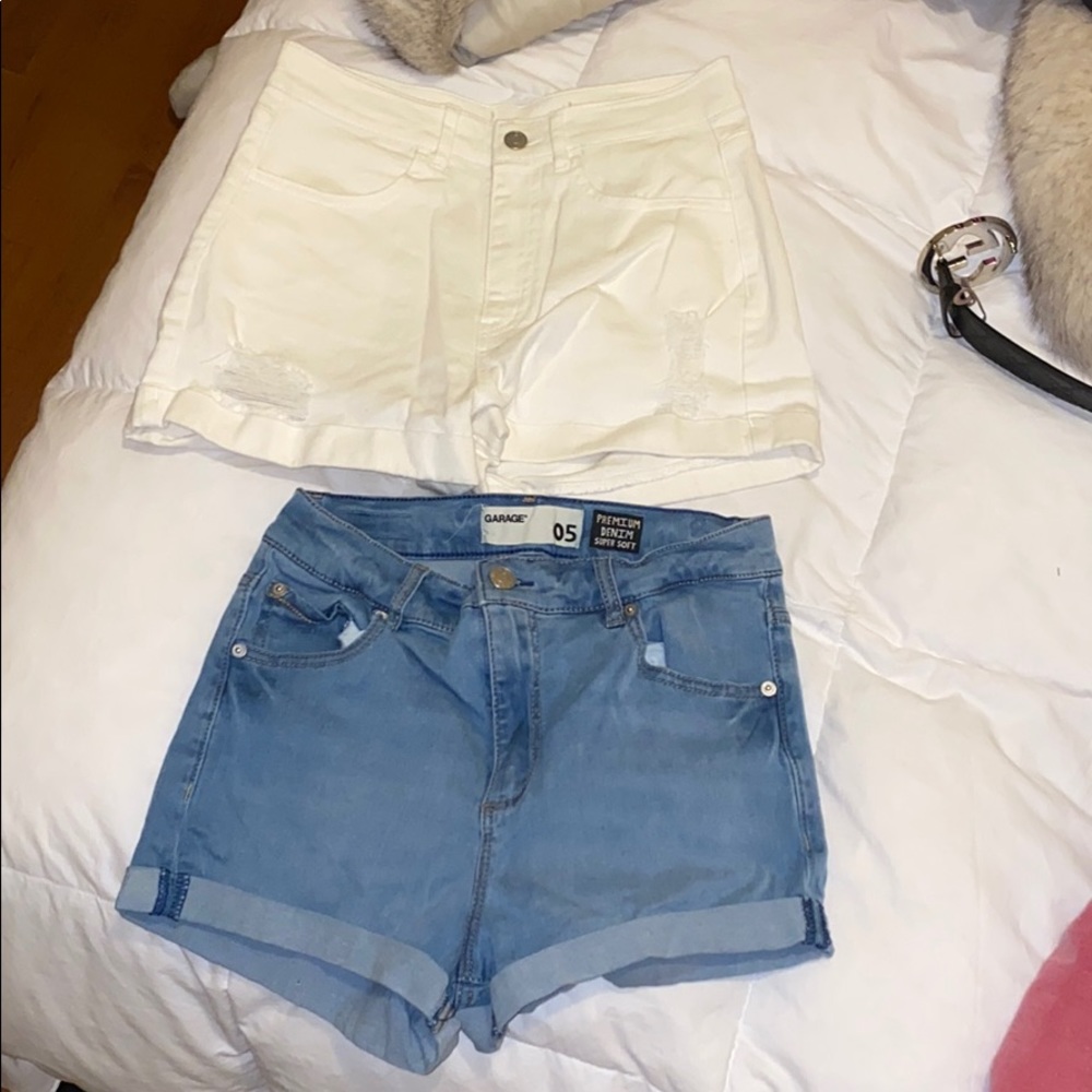 2 pair of short with tagg
